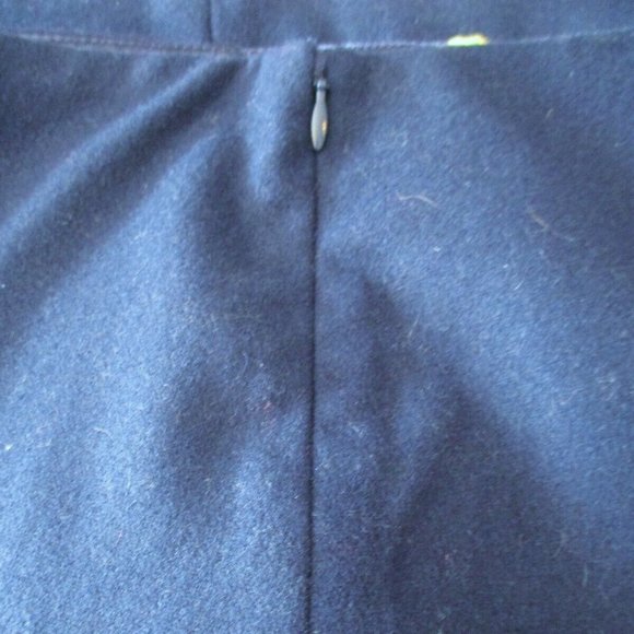 Vineyard Vines Women's Mini Skirt, Navy Blue, Embroidered Gold Anchors, Size 14 - Picture 4 of 11